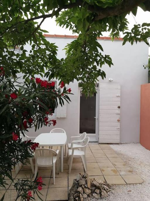 Villa Au Calme Avec Exterieur Et Parking Gratuit Aux Portes D'Aix Et Marseille Emplacement Ideal Exterior foto